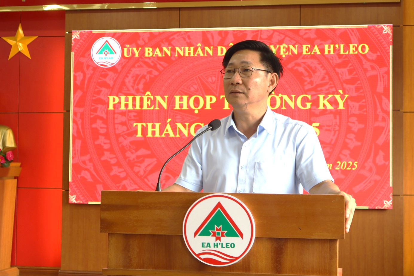 Phiên họp thường kỳ UBND huyện tháng 5 năm 2025